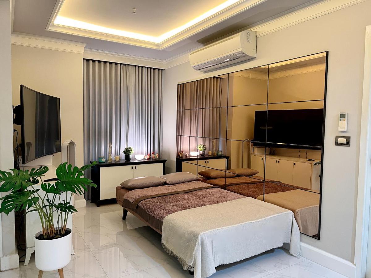 Center Next To Platinum Mall Apartment