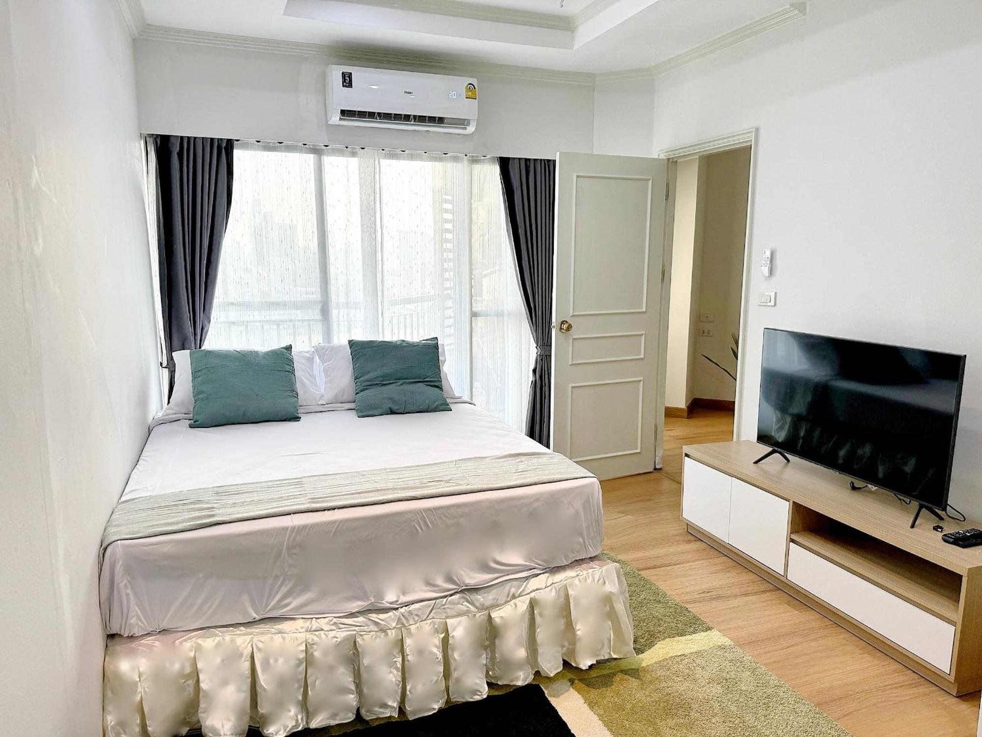 Center Next To Platinum Mall Căn hộ