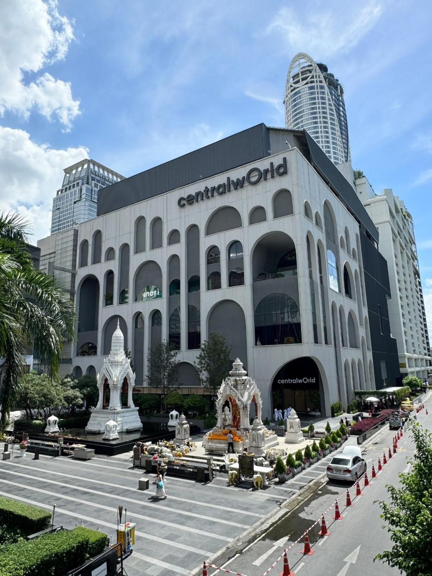 Center Next To Platinum Mall