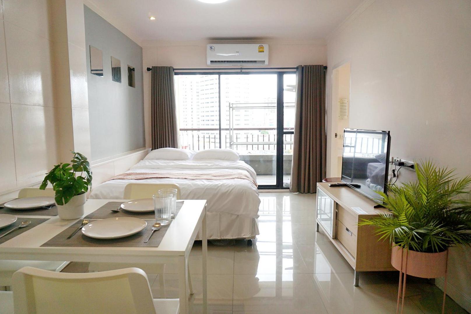 Center Next To Platinum Mall Apartment